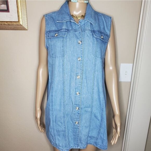 Motherhood Maternity sleeveless button up denim shirt. - Picture 8 of 9